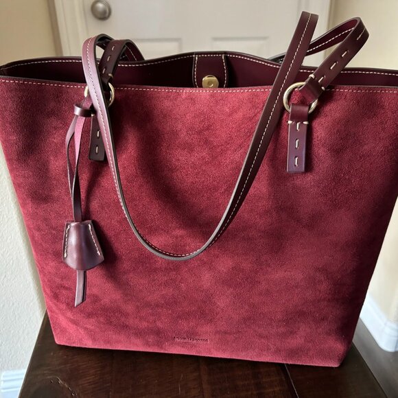 🍂🍁Perfect Fall Bag - Dooney and Bourke Alta Via Joelle in Bordeaux🍂🍁 - Picture 1 of 16